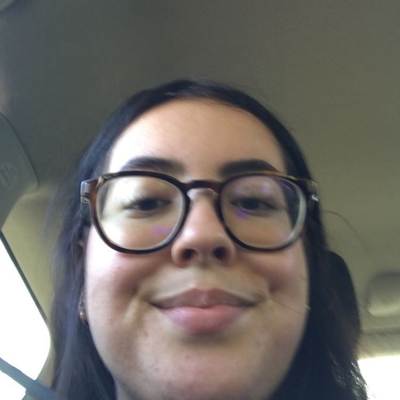 Meet your Posher, Erika - Picture 2 of 5